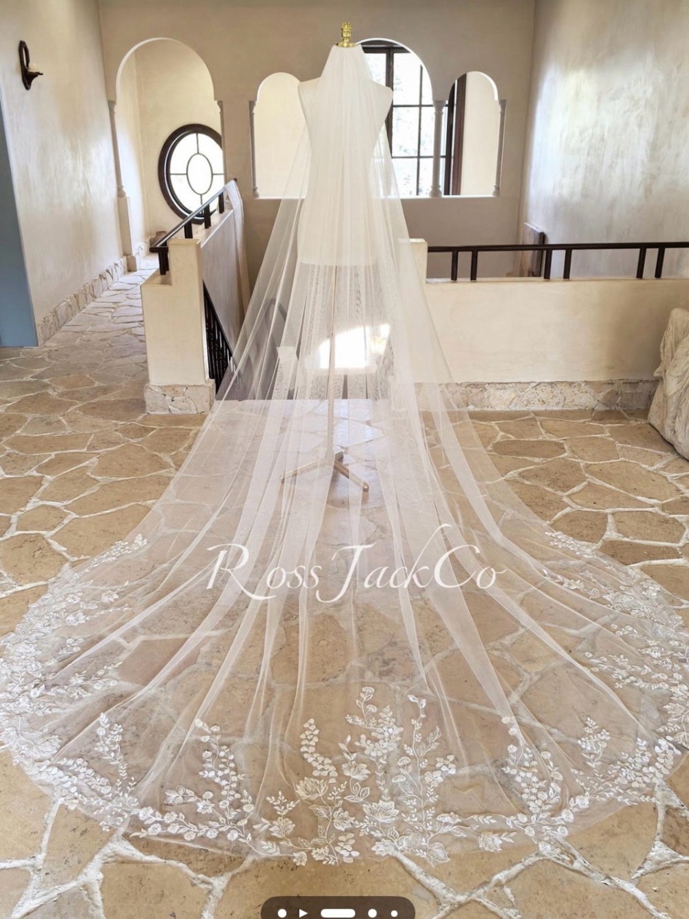 Never Worn White Floral Lace Edge Bridal Veil Chapel Length 90”
